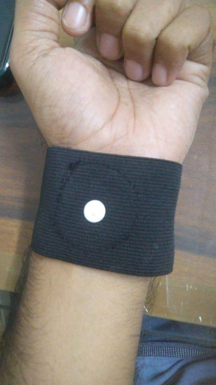 Sugar Control Wristband (Black Color) - NARIX INDIA 